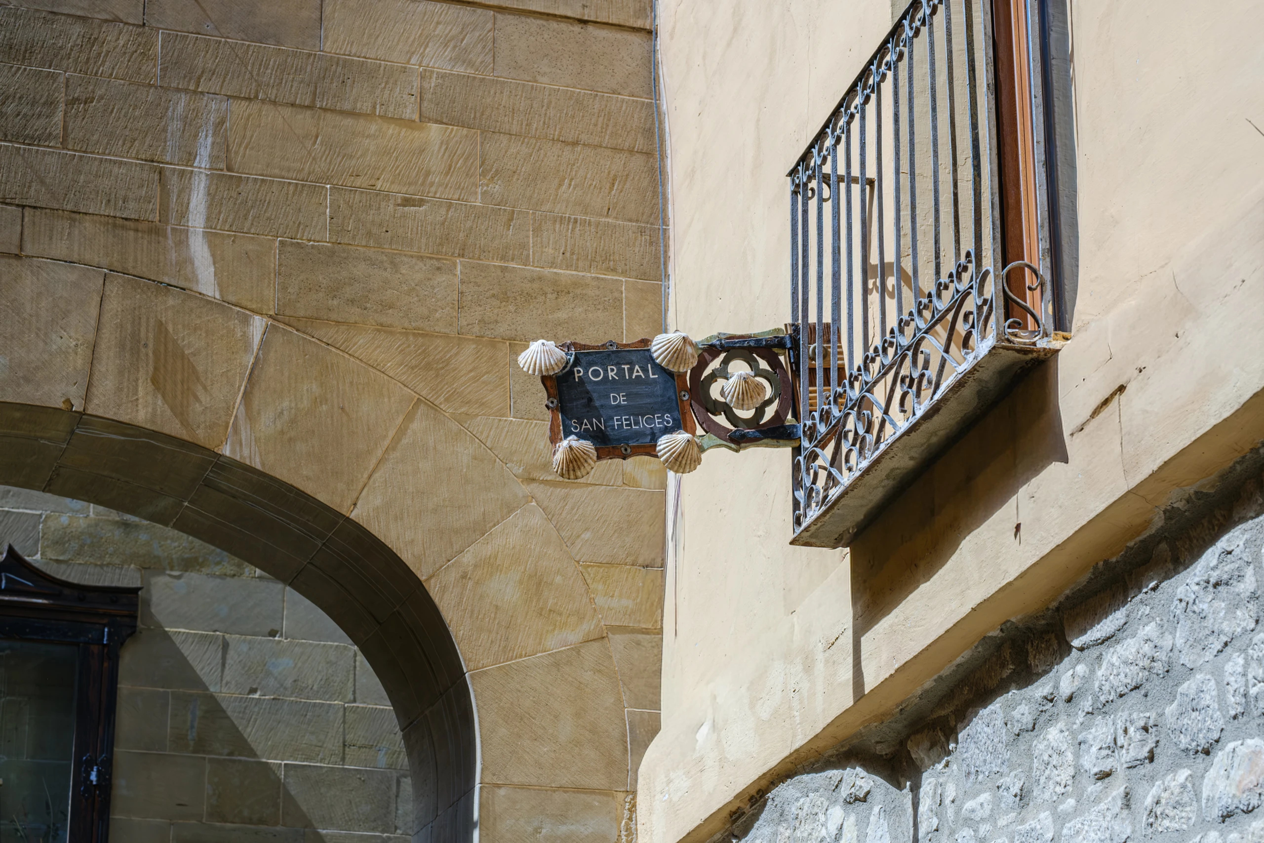 Arquitectura defensiva en la frontera del reino